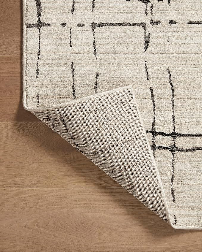 Loloi Darby Collection DAR-06 Sand/Dk. Grey 2'-7" x 8'-0" Runner Rug