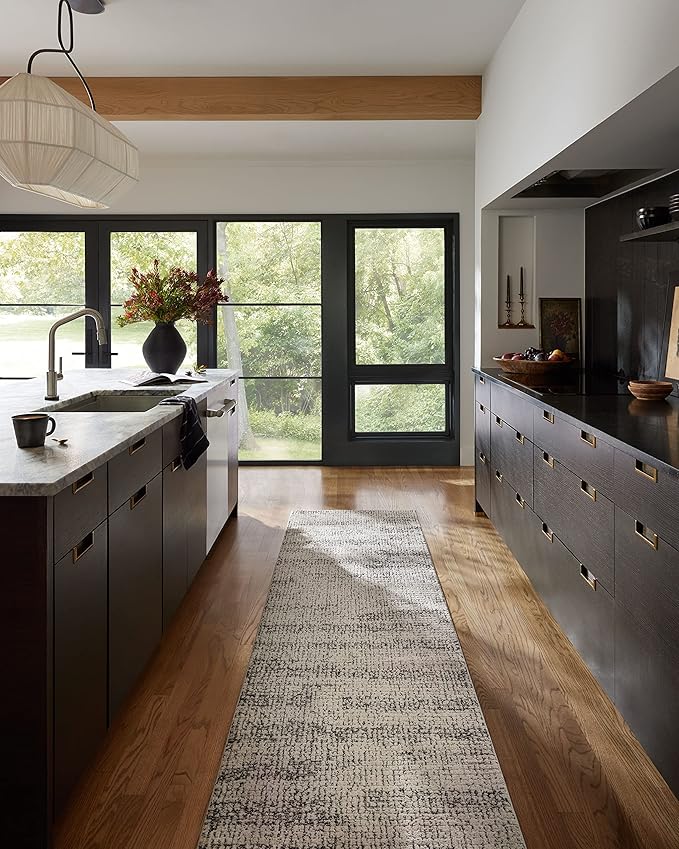 Loloi Darby Collection DAR-02 Oatmeal/Charcoal 2'-7" x 4' Accent Rug