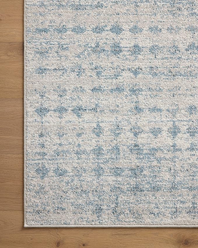 Loloi Kamala Collection KAM-04 Sky/Dove 4'-0" x 6'-0" Accent Rug